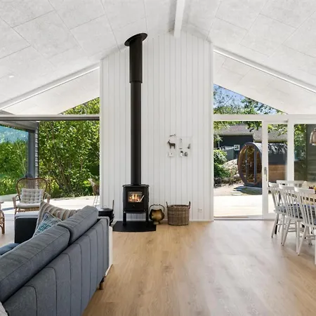 Pia - 350m From The Sea By Interhome Feriehus Knebel